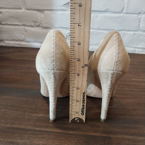 Alice Olivia Dina Pumps Womens 8 Beige Nude Suede High Heels Shoes Pointy Toe - Picture 2 of 11